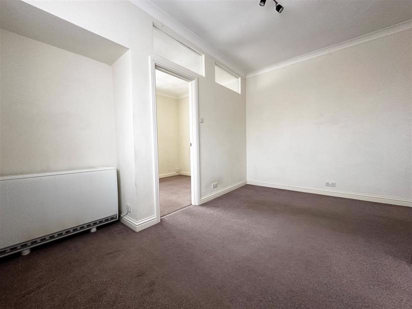 Flat 8 Eglinton House, 108 Swanscombe Street - Sealeys Estate Agents ...