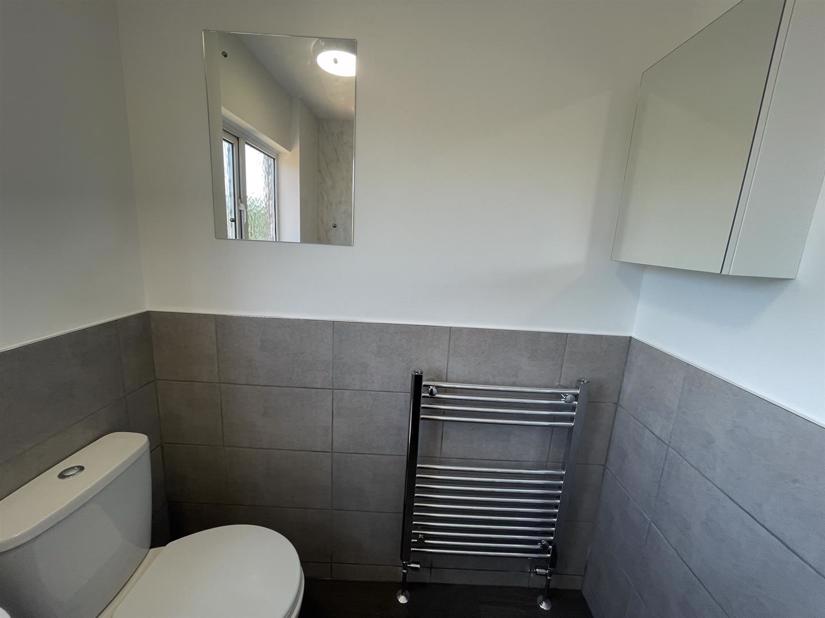 Beaumont Drive, Northfleet Sealeys Estate Agents Limited t/a Sealeys