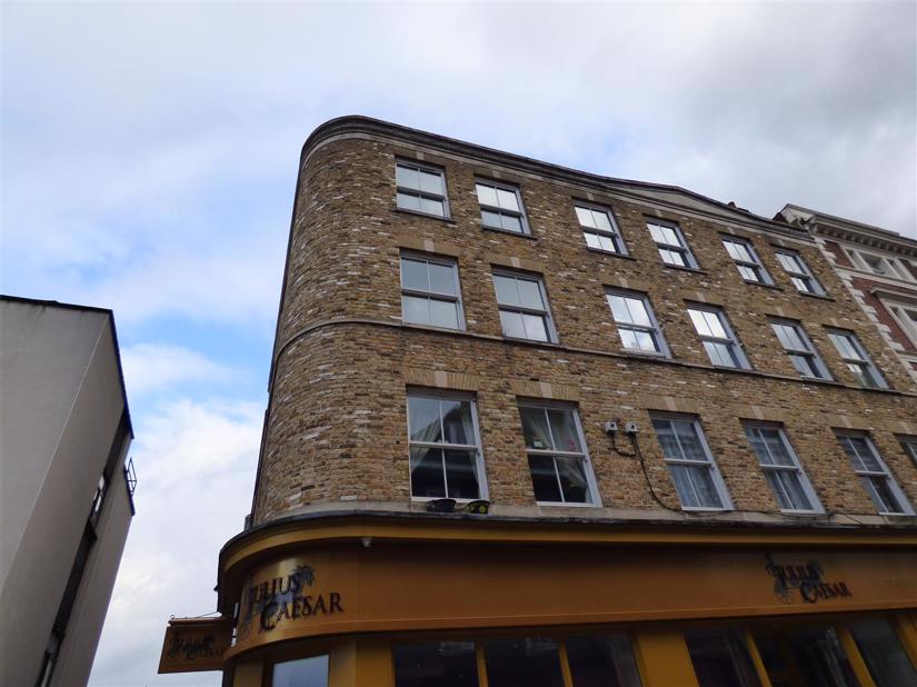 High Street, Gravesend Sealeys Estate Agents Limited t/a Sealeys